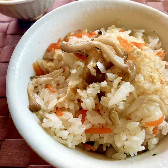 白だしで簡単 油揚げとしめじの炊き込みご飯 レシピ 作り方 By はぁぽじ 楽天レシピ 白だしで簡単 油揚げとしめじの炊き込みご飯 レシピ 作り方 By はぁぽじ 楽天レシピ